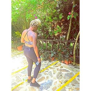 Meet your Posher, Monique